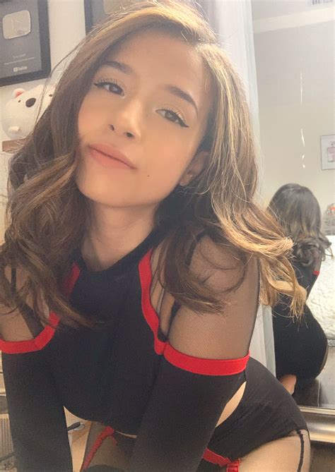 POKIMANE CUM ALL THE WAY DOWN THE BACK OF MY。